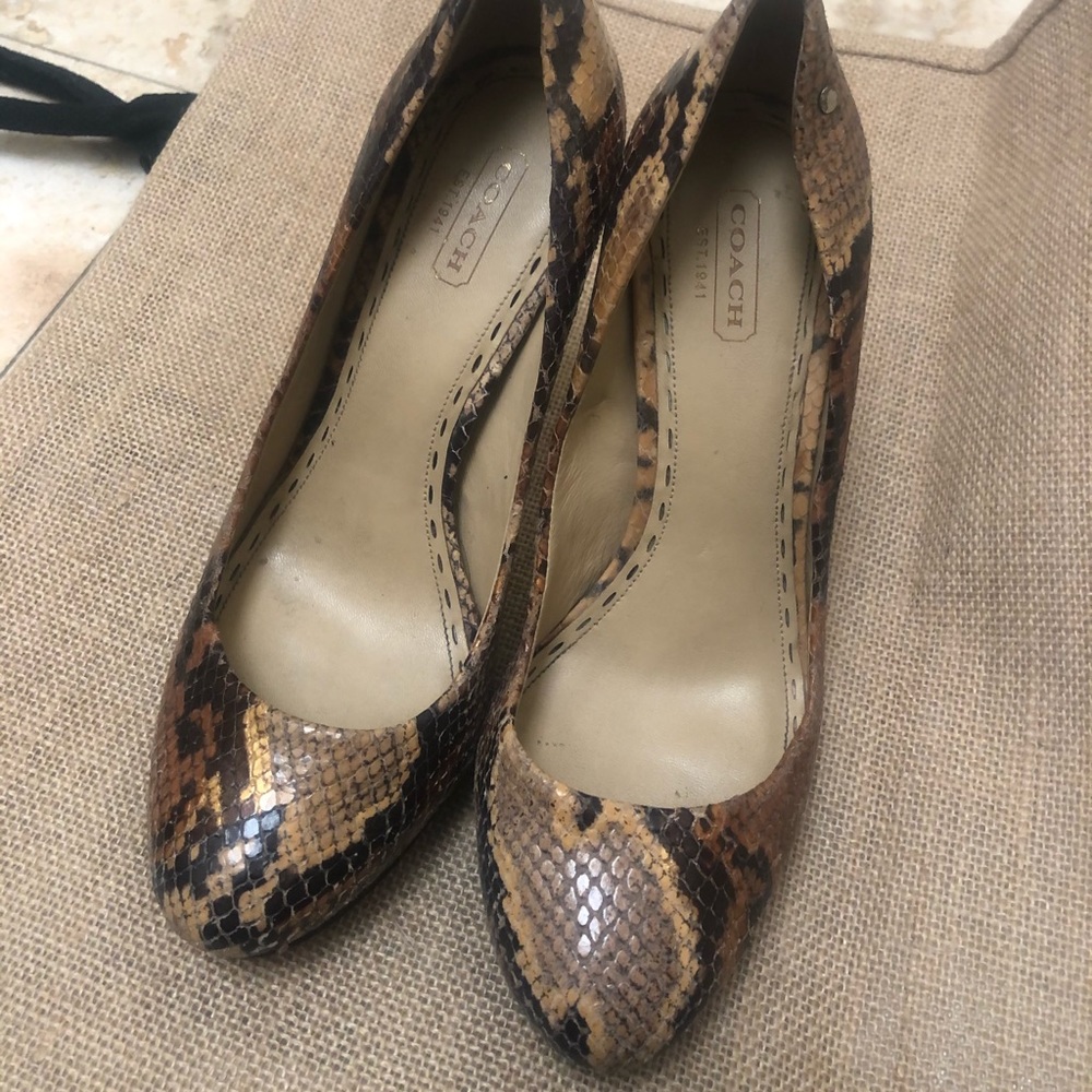 Coach buffy platform pumps